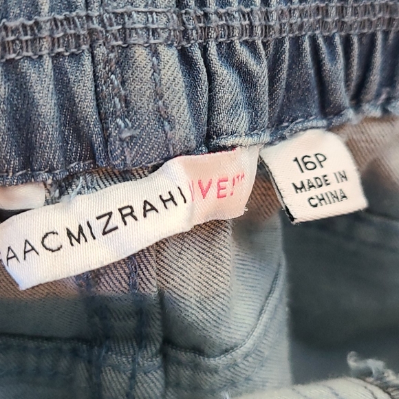 Isaac Mizrahi Live Petite Stretch Boot Cut Jeans - Picture 5 of 11